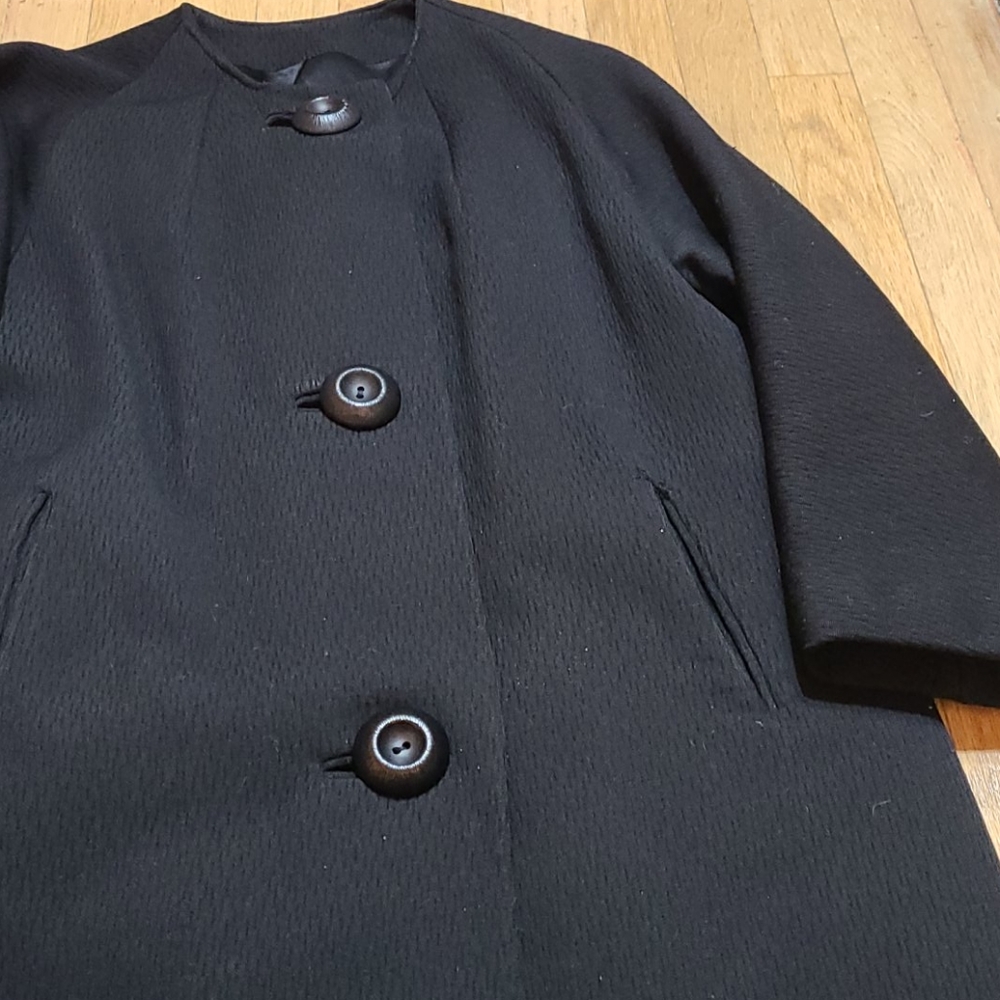Chic 100% Wool Coat - Picture 3 of 8